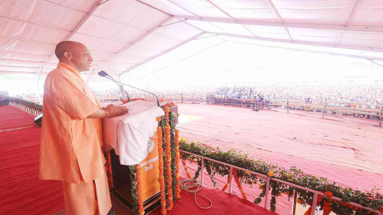UP Yogi in Haldwani: भारत की हर समस्या की जड़ में कांग्रेस है, पीएम मोदी ने निकाला हर समस्या का समाधान: CM योगी
