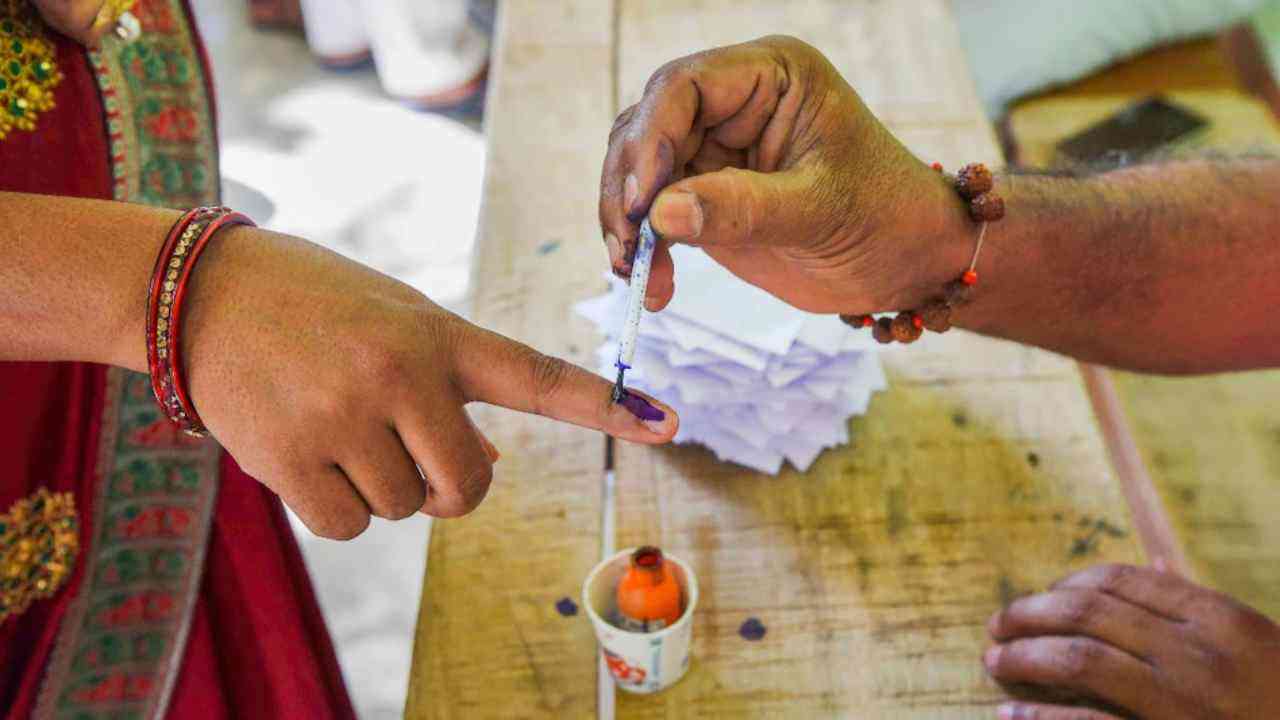 Lok Sabha Election 2024: त्रिपुरा में सुबह 11 बजे तक हुआ सबसे अधिक मतदान, इस राज्य में हुई कम वोटिंग