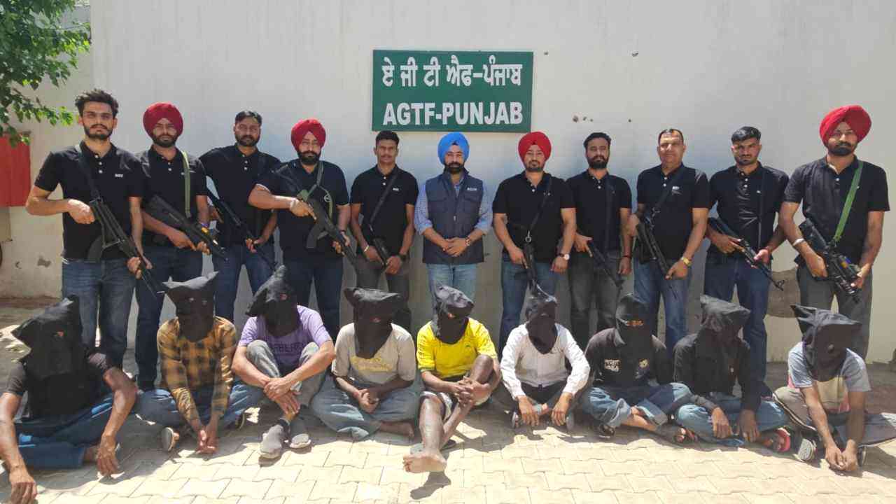 Punjab Crime: पंजाब पुलिस को मिली बड़ी सफलता, गैंगस्टर चरणजीत सिंह गिरोह के 11 सदस्य किए गिरफ्तार
