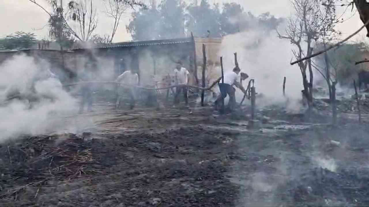 Fire In Bathinda: बठिंडा में 20 झुग्गियों में लगी आग, 2 बच्चियों की मौत, दर्जन लोग घायल