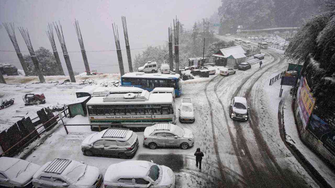Himachal Weather update: IMD ने हिमाचल में जारी किया येलो अलर्ट, बारिश और बर्फबारी के कारण ये सड़कें हुई बंद