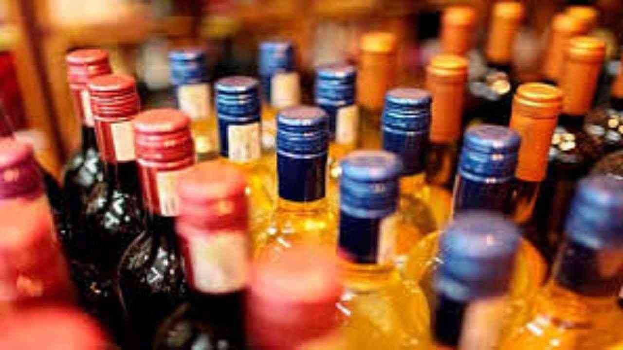 Chandigarh: आबकारी विभाग ने निरीक्षण किया तेज , 1.98 करोड़ रुपये मूल्य की 792 बोतलें कीं जब्त