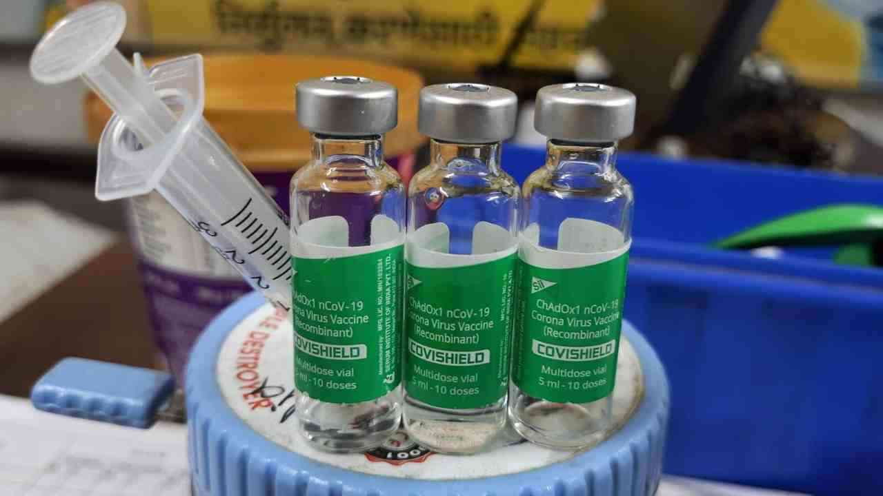 Covishield Vaccine: कोवीशील्ड वैक्सीन के खिलाफ SC में याचिका, जांच के लिए एक्सपर्ट पैनल गठित करने की मांग