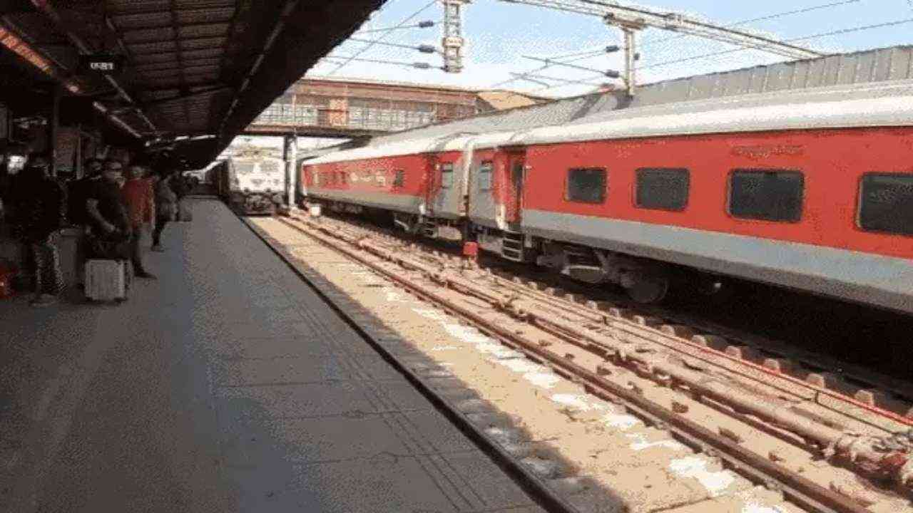 Haryana: सोनीपत में ट्रेन में आग की अफवाह पर मची भगदड़, दूसरी ट्रेन की चपेट में आए यात्री, दो की मौत