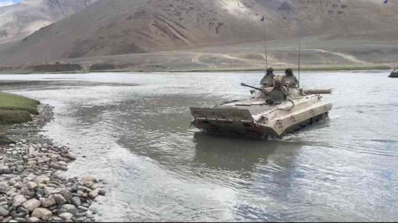 Ladakh Tank Mishap: लद्दाख में एलएसी के पास टैंक अभ्यास के दौरान हादसा, JCO समेत 5 सैनिक शहीद