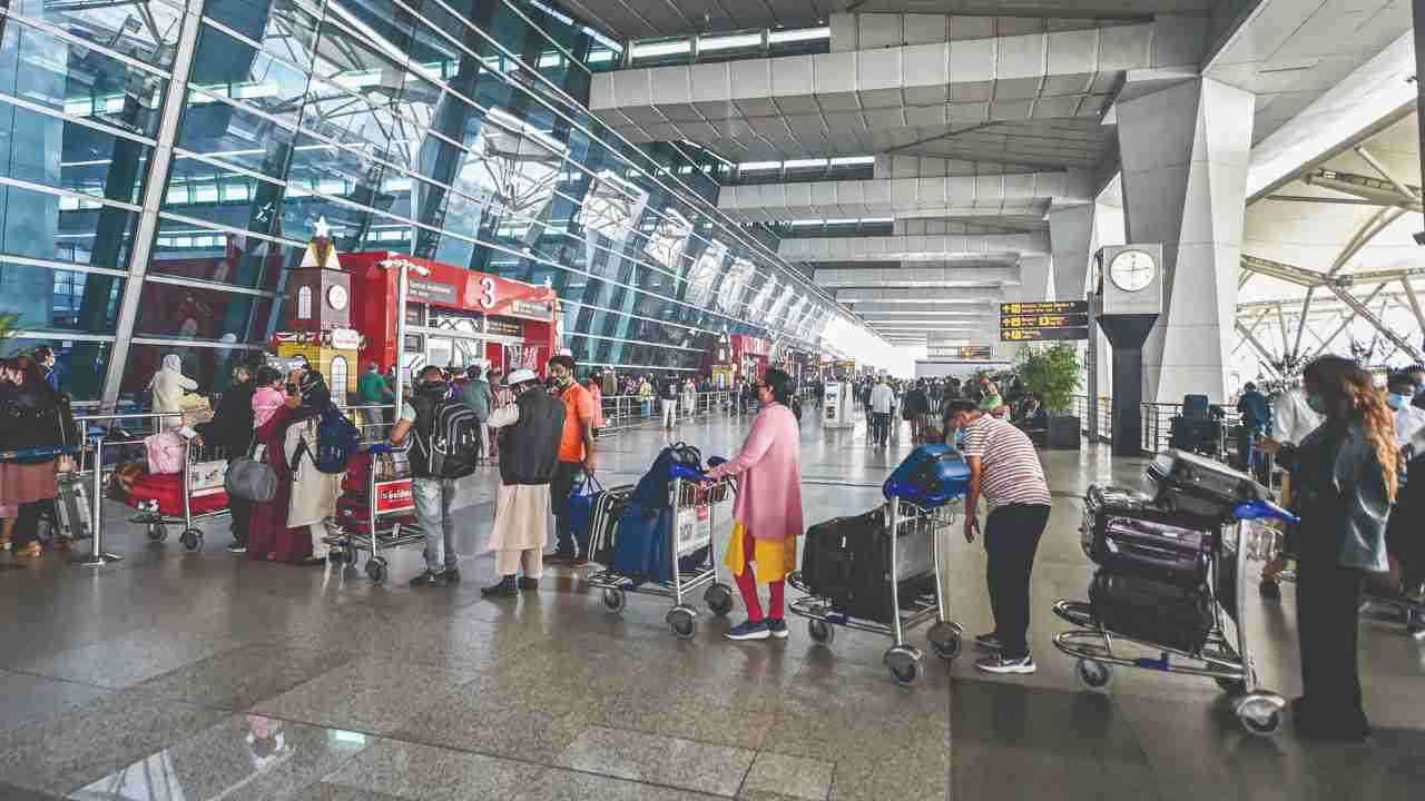 दिल्ली एयरपोर्ट पर सेल्फ-सर्विस बैग ड्रॉप शुरू, जानिए कैसे करता है ये काम