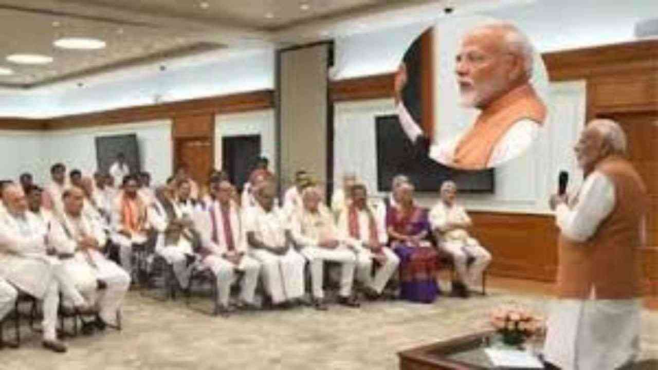 PM Modi Oath Ceremony:  शपथ से पहले संभावित मंत्रियों से मोदी की मीटिंग, अनुराग ठाकुर को  BJP संगठन में मिल सकता है अहम दायित्व