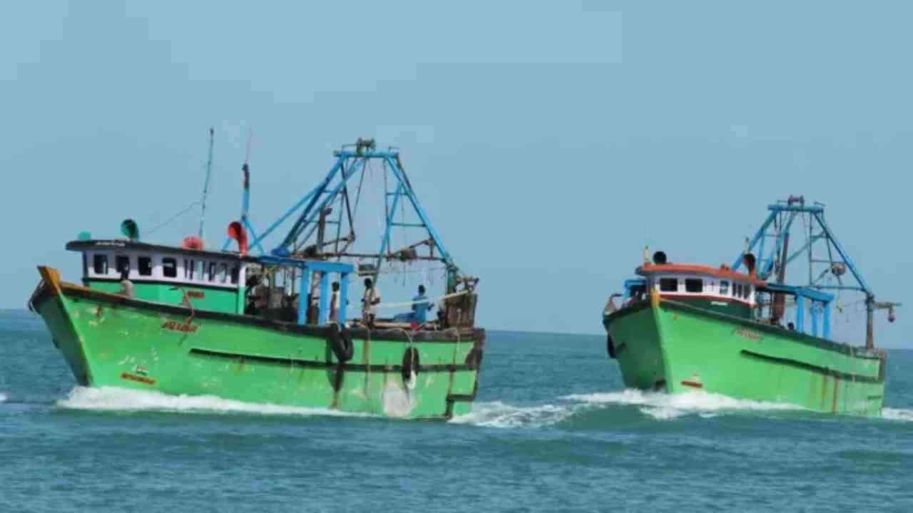 श्रीलंकाई नौसेना ने 9 भारतीय मछुआरों को किया गिरफ्तार, 2 पावरबोट की जब्त