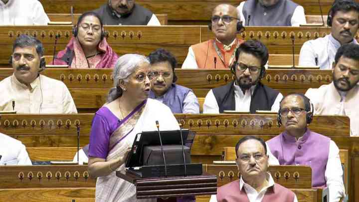 Budget 2024 HIGHLIGHTS: आंध्र प्रदेश, बिहार को सबसे ज्यादा फायदा, नौकरियों और नई TAX व्यवस्था पर विशेष ध्यान