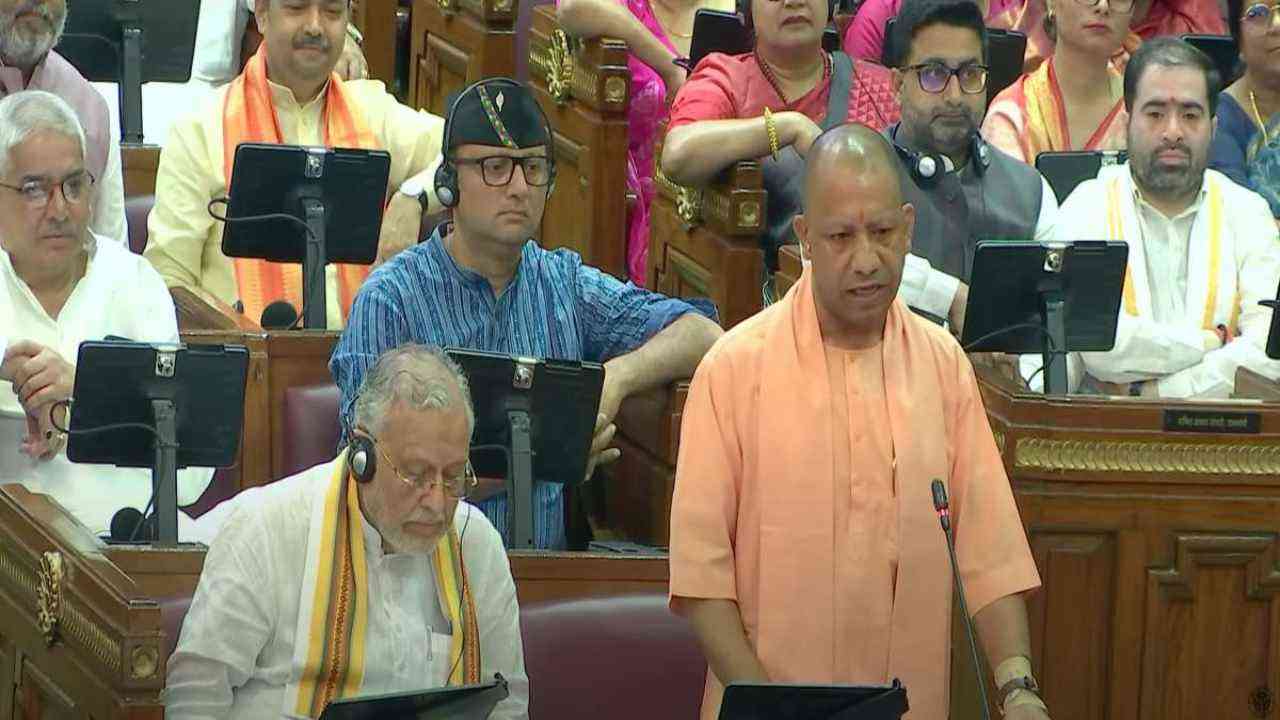 CM Yogi ने सपा पर साधा निशाना,अखिलेश यादव को 'लड़के हैं,गलती कर देते हैं' वाली टिप्पणी दिलाई याद