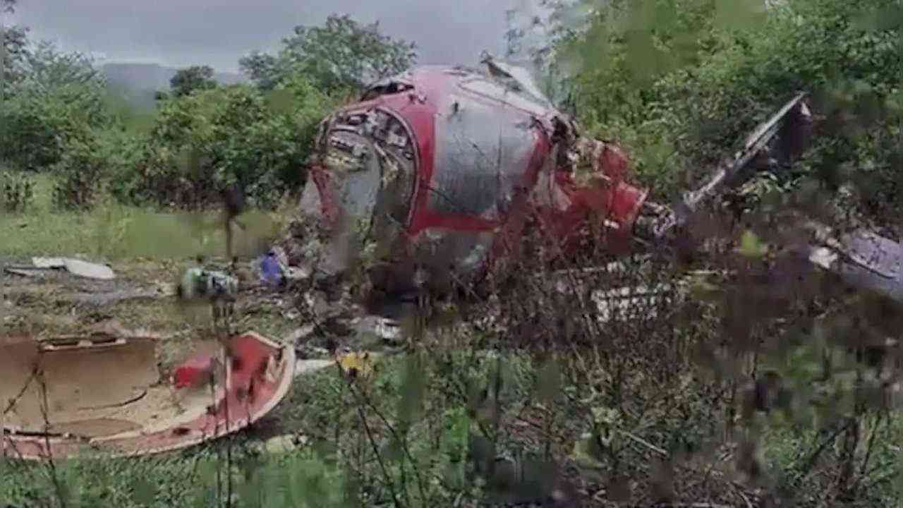 महाराष्ट्र के पुणे में हेलीकॉप्टर दुर्घटनाग्रस्त, चार लोग थे सवार, समाने आया दुर्घटना का वीडियो