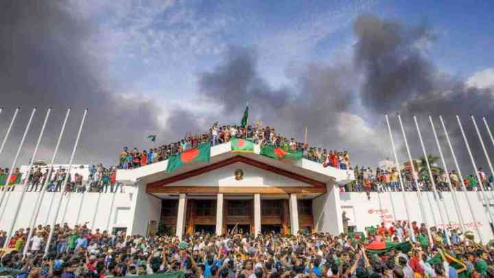 Bangladesh Protest: बांग्लादेश में छात्र प्रदर्शन के बाद मुख्य न्यायाधीश ने की इस्तीफे की घोषणा