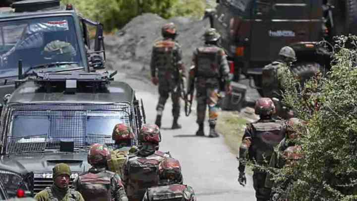 Anantnag Encounter: अनंतनाग में सेना और आतंकियों के बीच मुठभेड़, 2 जवान शहीद, एक नागरिक की मौत