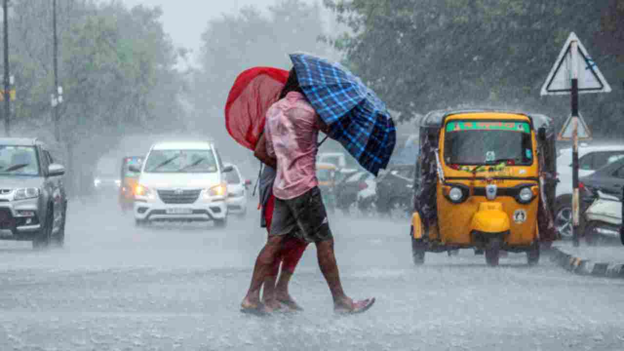 Weather Forecast Today: देश के कई राज्यों में भारी बारिश, आईएमडी ने जारी किया अलर्ट