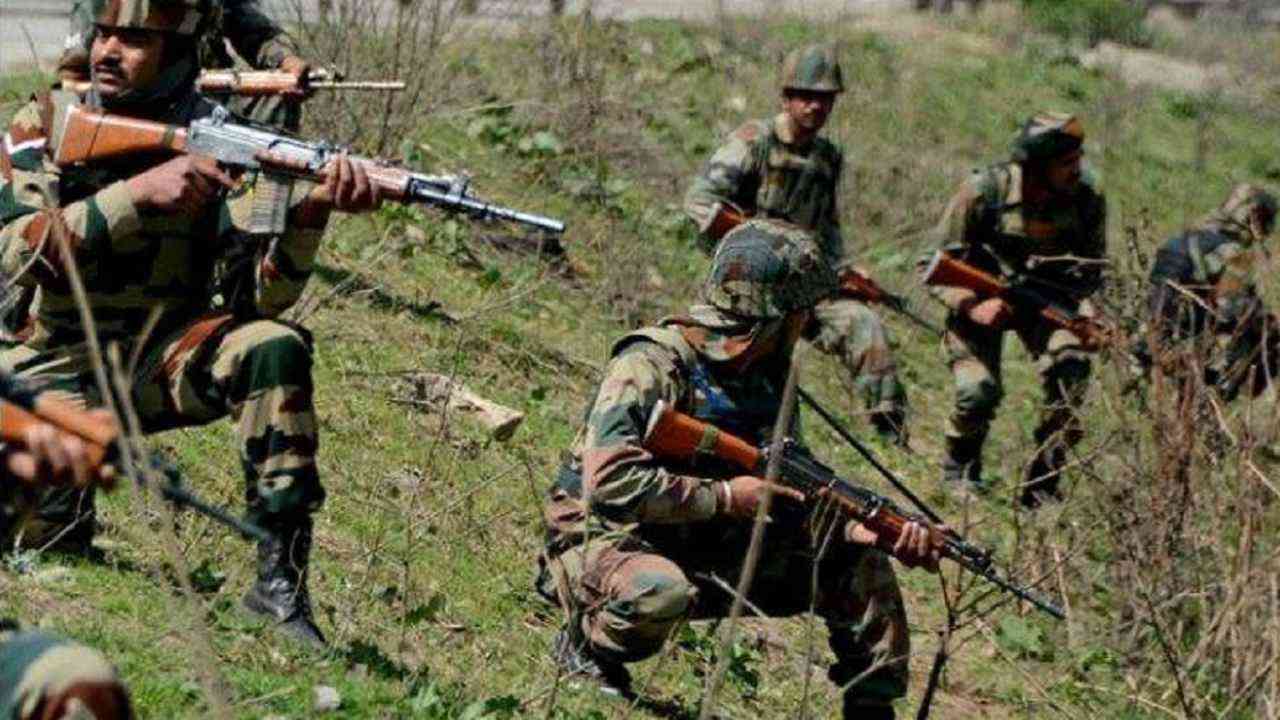 Jammu-Kashmir: नौशेरा में आतंकी घुसपैठ की कोशिश नाकाम, 2 आतंकी ढेर, भारी मात्रा में हथियार बरामद