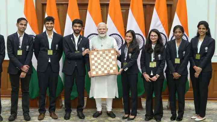 Chess Olympiad 2024: पीएम मोदी ने चेस ओलंपियाड जीतने वाली टीम इंडिया से की मुलाकात